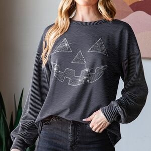 Gray Pumpkin Face Women's Top With Ribbed Sleeves